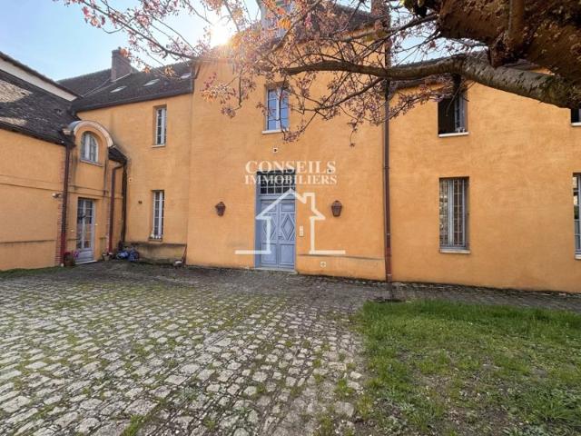 JOIGNY VILLE HISTORIQUE