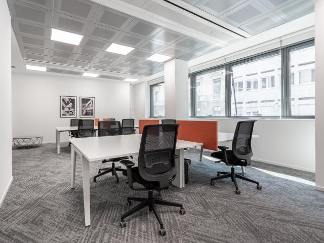 Join a collaborative coworking environment in Regus JBCS
