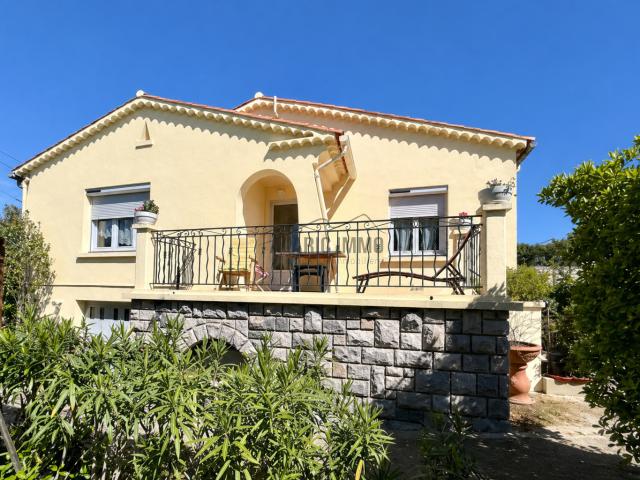 Joli maison avec garage et jardin