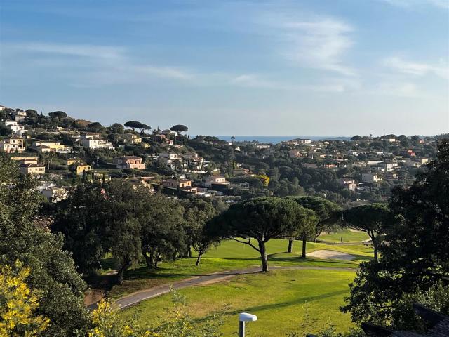 Joli Mazet Sur Le Golf De Sainte Maxime 73m² Sainte Maxime