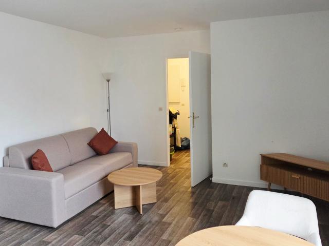 Joli appartement dans une rue calme loyer tout inclus