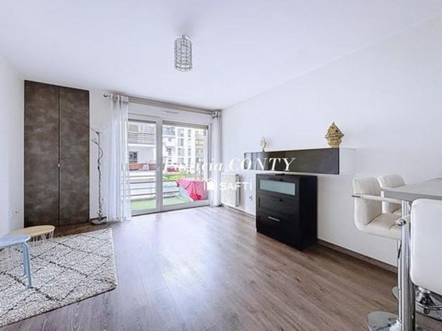 Joli appartement de 2 pièces à environ 5mn du RER