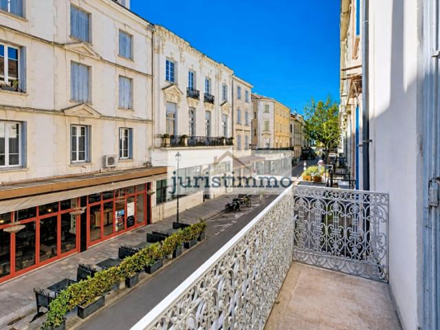 joli appartement en hyper centre avec balcon 69m2 bel emplac