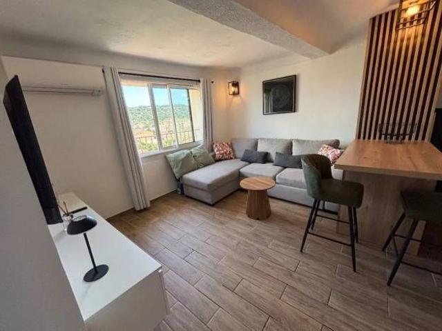 Joli appartement F2 entièrement refait à neuf
