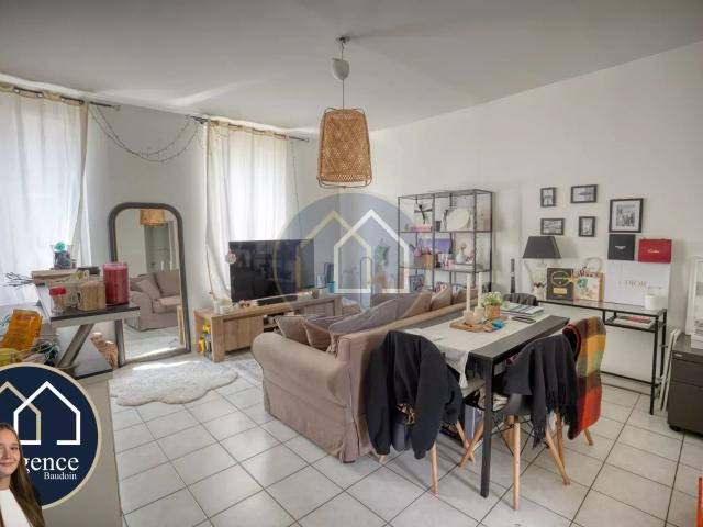 JOLI APPARTEMENT F2, 38M2, NOGENT LE ROI CENTRE