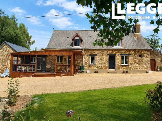 Joli cottage de campagne avec grand jardin et dépendances