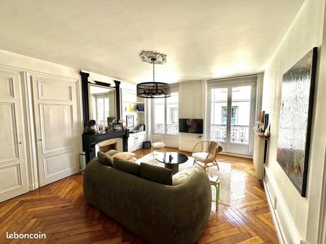 Joli F2 de 86 m² – Hyper centre Saint Étienne
