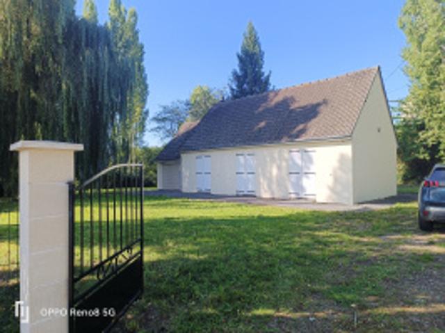 JOLI PAVILLON ENTIEREMENT RENOVEE DE 70 M2 HAB SUR 1400 M2 DE TERRAIN CLOS PROCHE TOUTES COMMODITES