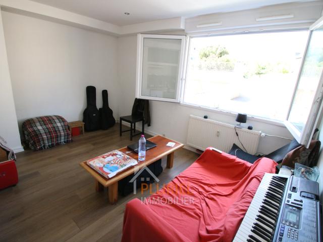 Joli studio 15m2 à Strasbourg Quai Mullenheim
