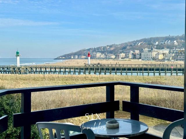 JOLI STUDIO AVEC BELLE TERRASSE VUE MER PANORAMIQUE