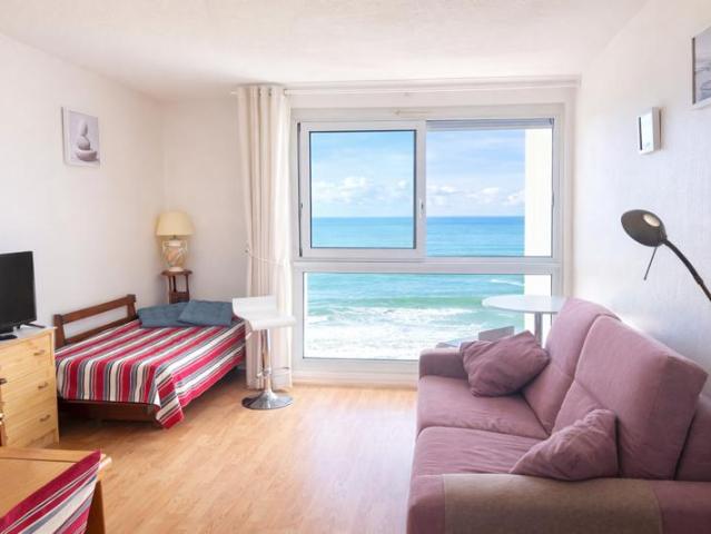 Joli studio avec vue mer et piscine Résidence sécurisée
