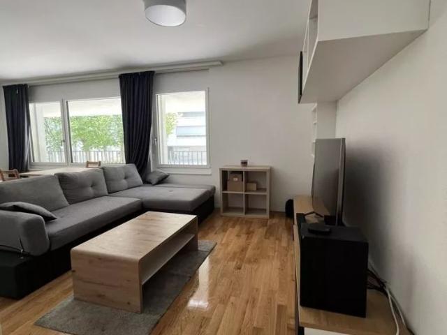 Joli studio en duplex