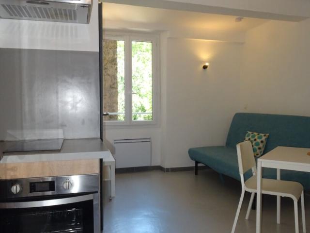 Joli studio meublé 16m²