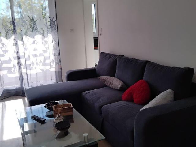 joli studio meublé avec balcon