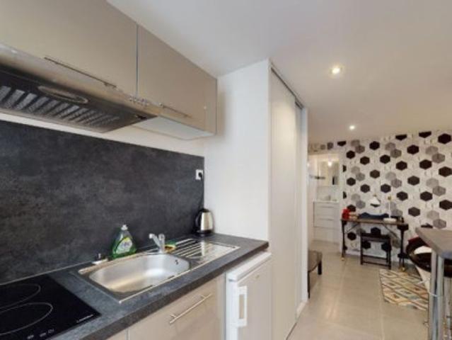 joli studio meublé de 15.12m² Au 1er étage, sur cour