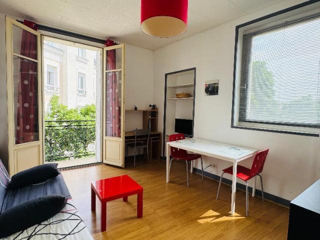 Joli studio meublé, plein centre de Vichy