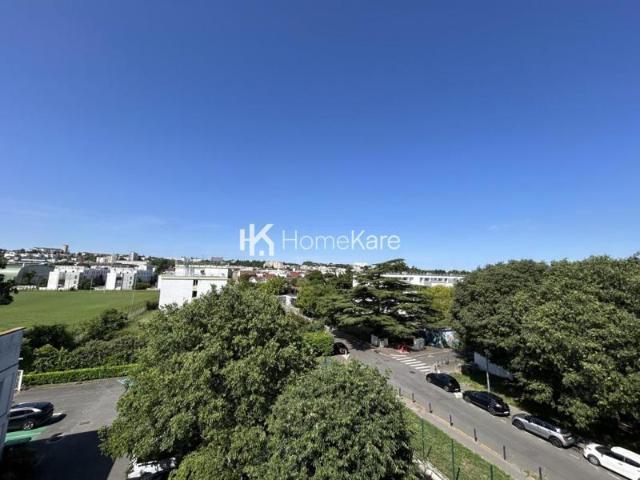 Joli T1 en dernière étage !