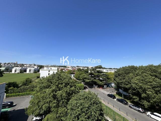 Joli T1 en dernière étage !