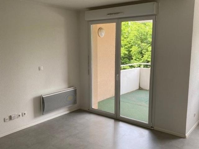 Joli T2 de 452 avec balcon