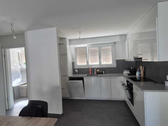 JOLI 3 PIECES MODERNE 1ER ETAGE AVEC ASCENSEUR PROCHE DU LAC