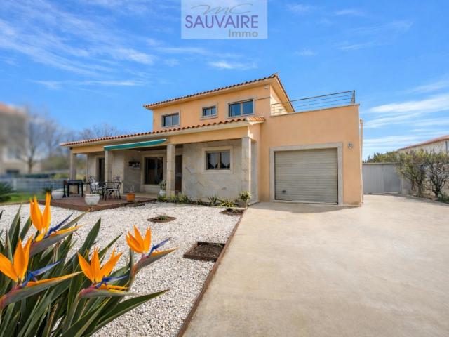 Jolie villa 4 faces sur plus de 575 m2 de terrain