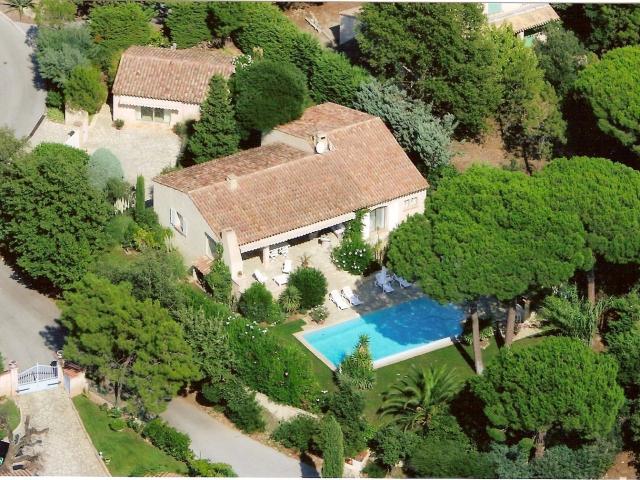 Jolie villa 3 chambres + 2 pièces indépendant avec COS dans. 155m² Gassin