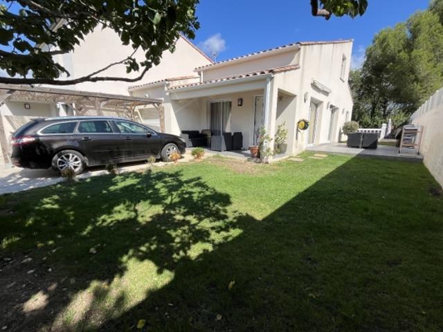 Jolie villa T4 récente avec piscine, jaccuzi.