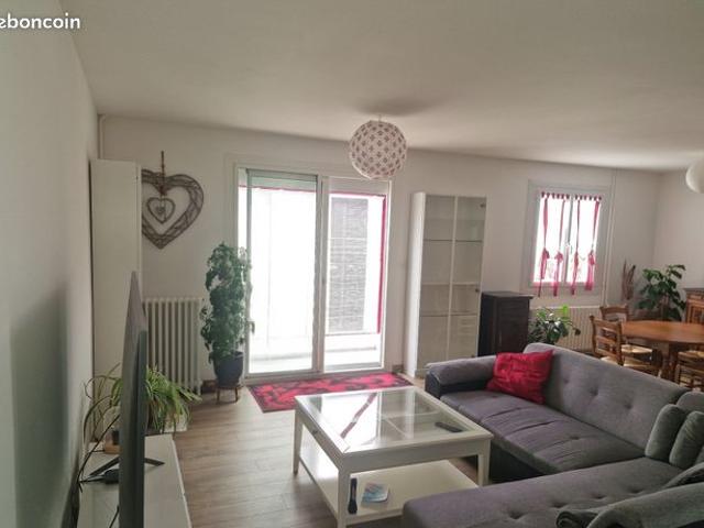Jolie villa T5 de 125,5m2 habitable avec terrain clos et arboré de 660m2