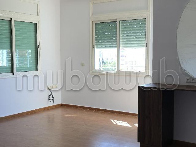 Jolie villa à vendre de 300m2 Benslimane