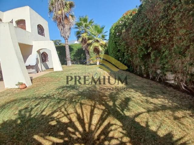 Jolie villa avec grand jardin
