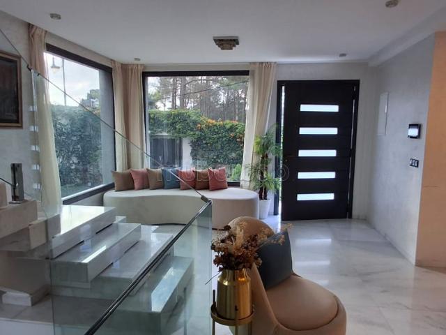 Jolie villa avec piscine à vendre