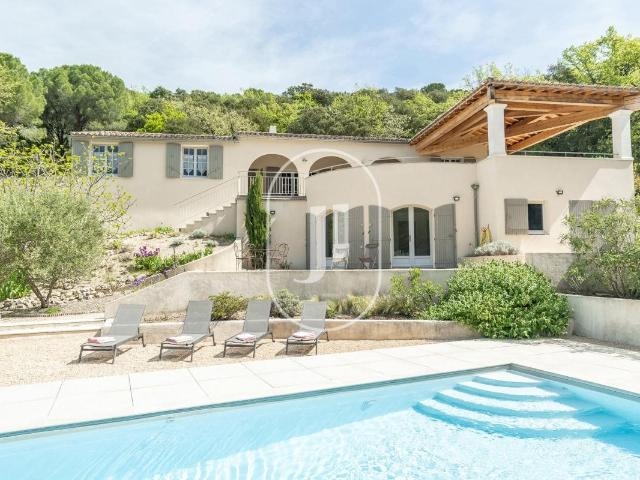 Propriété de caractère à vendre en Drôme Provençale 140m² Rochegude