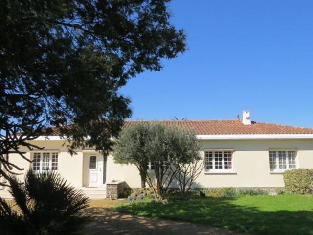 jolie Villa de plain pied indépendante et son jardin paysagé