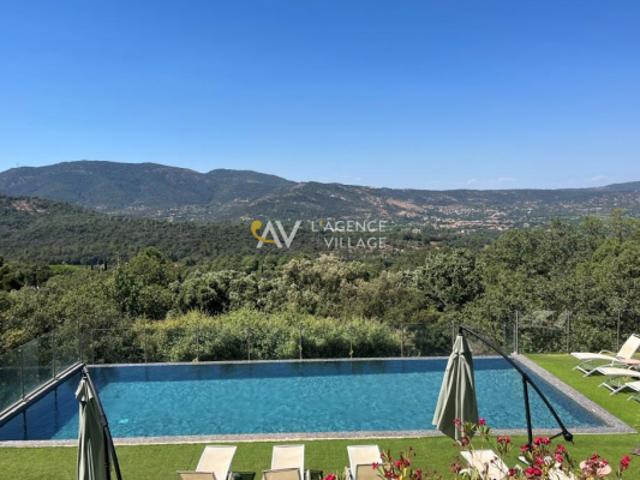 Jolie villa provençale avec vue panoramique sur les Maures