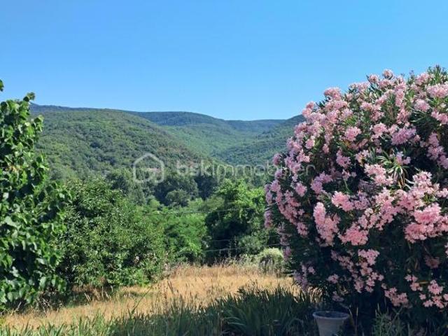 Jolie Villa sur Terrain de 2065 m² avec Vue Imprenable