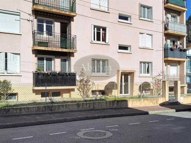 Jolie appartement T4 cave garage 63m² Lourdes