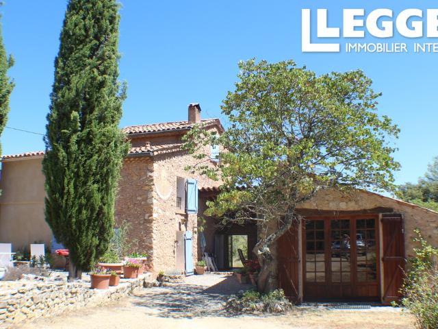 Jolie bergerie en pierre en Provence avec maison d'amis, piscine et 1,84 hectares de terrain