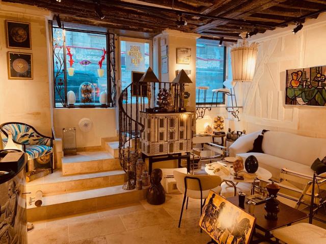 Jolie Boutique Rue Saint Louis En L'ile 29m² Paris 4ème