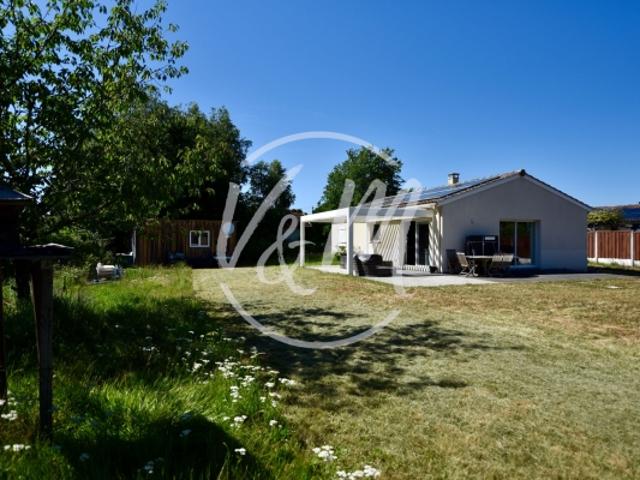 JOLIE CONTEMPORAINE PLAIN PIED SUR GRAND TERRAIN