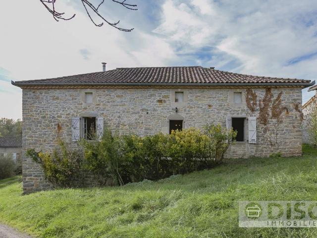 Jolie fermette en pierre avec potentiel important. 290m² Penne