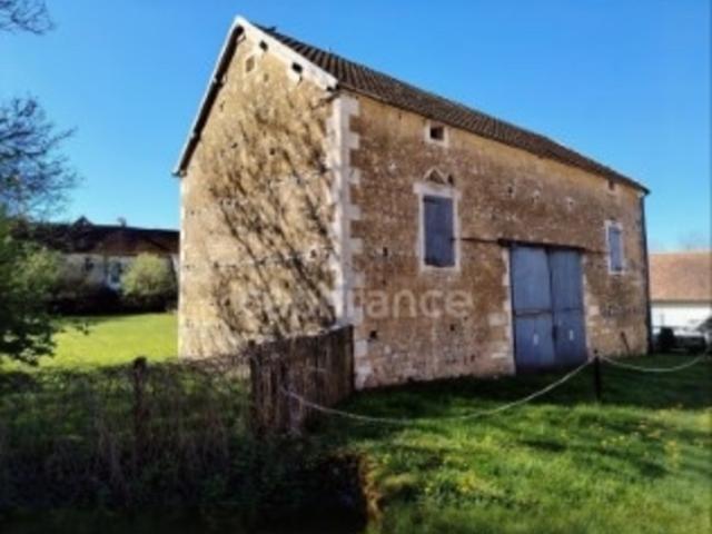 Jolie Grange 120m2, ses dépendances, le tout sur un Magnifique terrain arboré de 2000M2