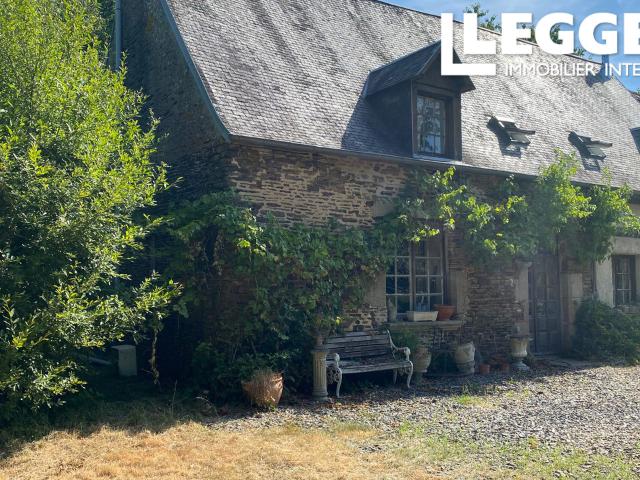 Jolie longère en pierres avec une dépendance près de St Hilaire du Harcouet sud Manche