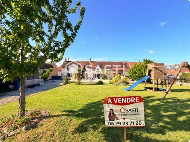 Jolie longère T6 avec grange sur 1500 m2 clos