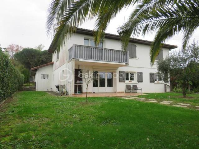 Jolie Maison 7 pièces de 157 m² sur grand terrain