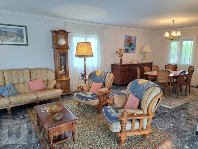 Grande maison avec 2 garages