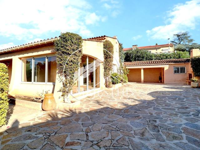 Jolie Maison A Bormes 149m² Bormes les Mimosas