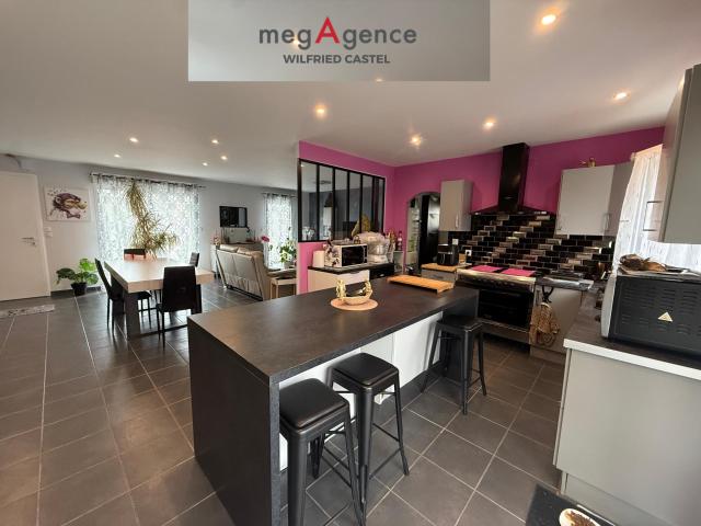 Jolie Maison à deux pas du bourg du Chateau !