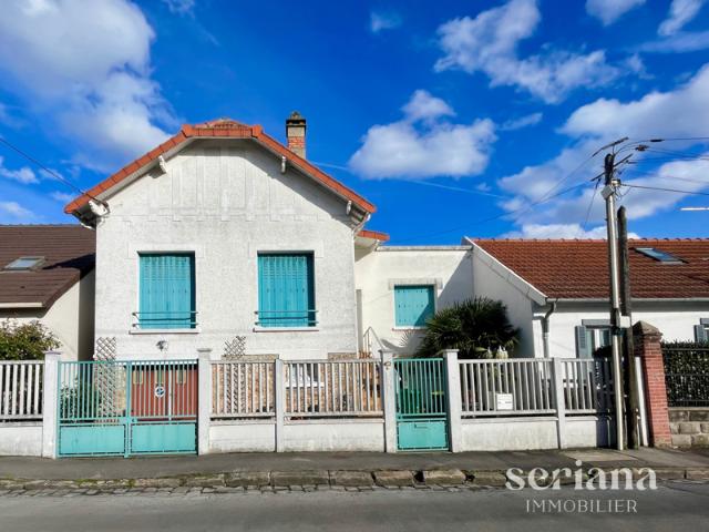 Jolie maison à rénover 60m2 environ. 117 m2 utiles. Terrain