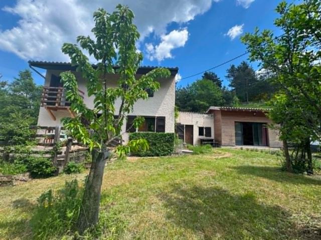 Jolie Maison Atypique avec grand terrain 5000m² – CHARENS DIOIS