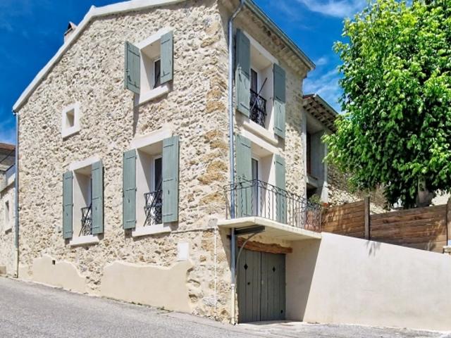 JOLIE MAISON AVEC TERRASSE ET GARAGE